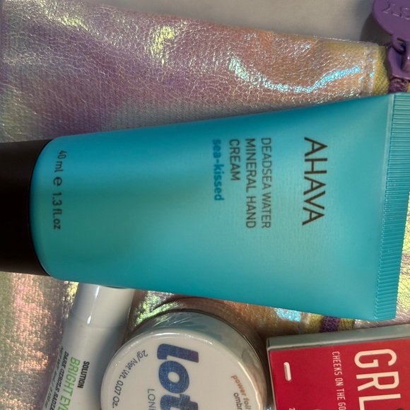 Stocking stuffer!! Ipsy Makeup Bundle- Pastel Shiny Iridescent bag and 5 goodies - Picture 2 of 6